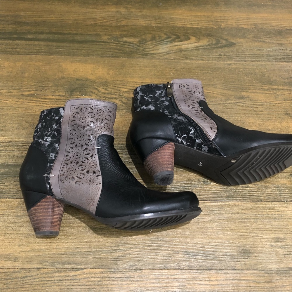 L’Artiste‎ Black Mixed Print Leather Booties Sz. 40